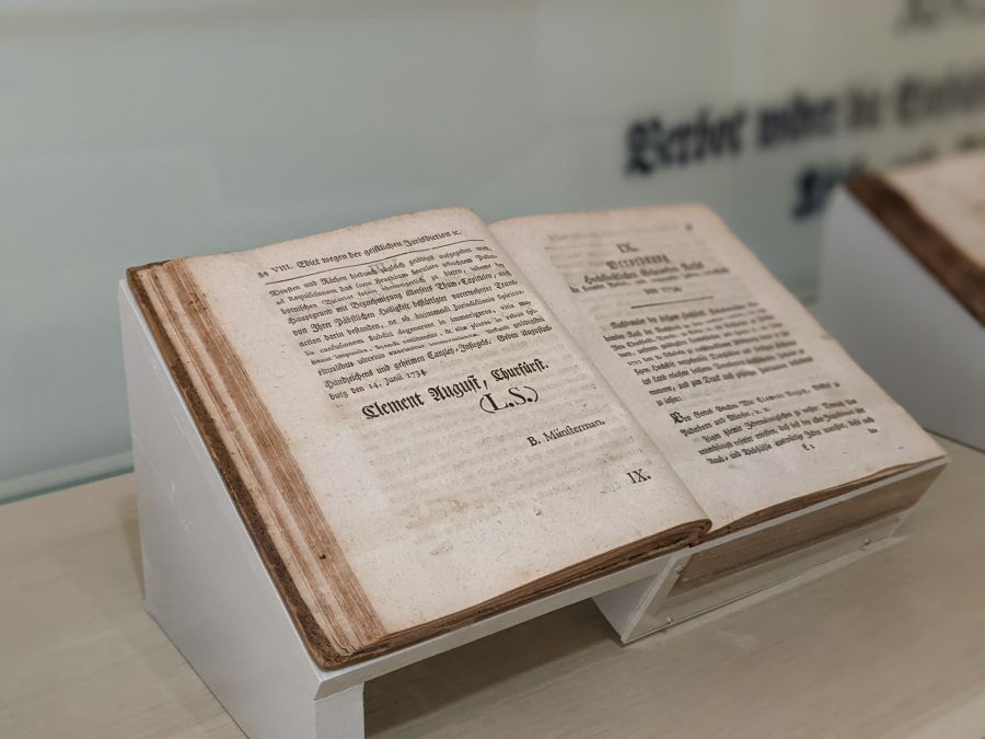 Die „Auszüge aus der Judenverordnung“ sind im Historischen Museum des Hochstifts zu sehen - (©Kreismuseum Wewelsburg).